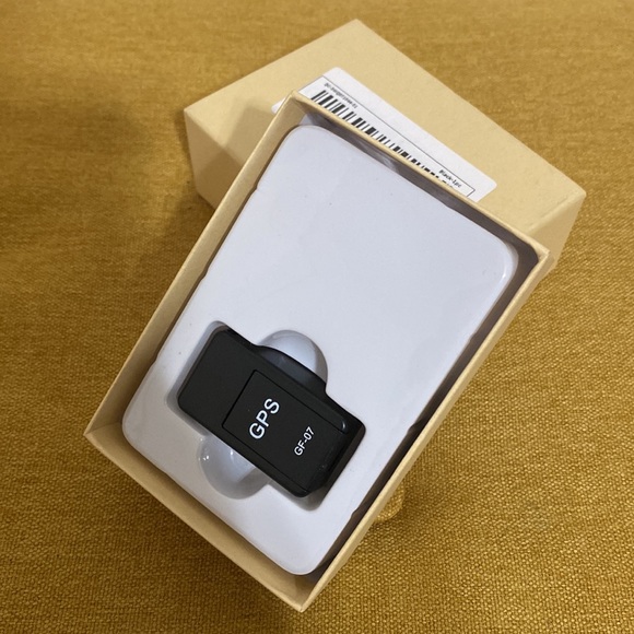 GPS Locator Small And Strong Magnetic Car Child Anti Theft Loss - Picture 11 of 11